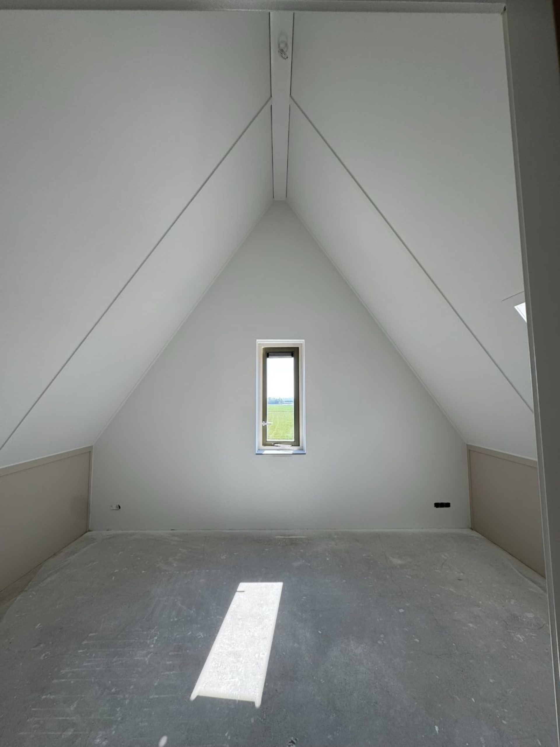 Spray-painted ceilings new build