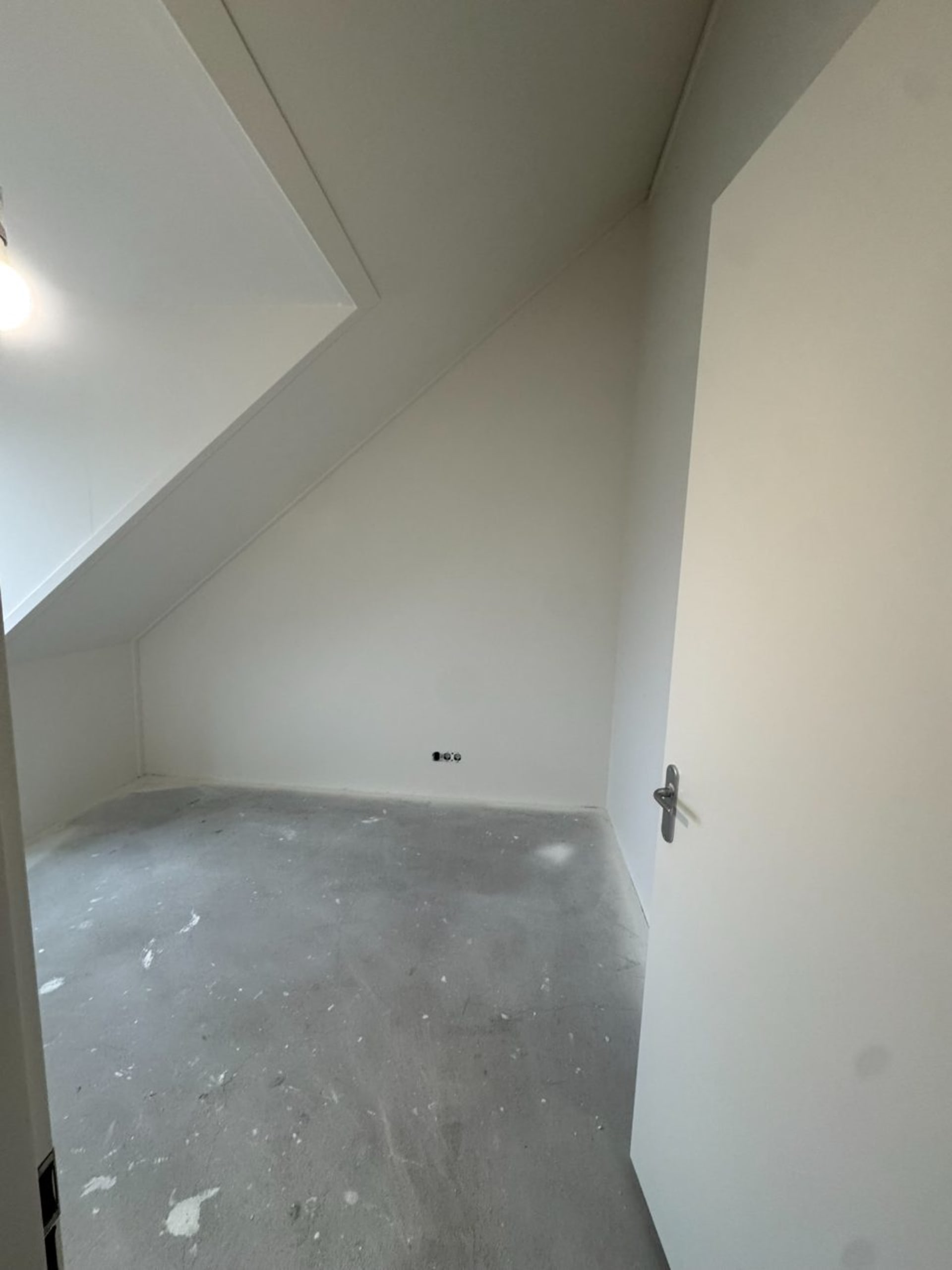 Spray-painted ceilings new build