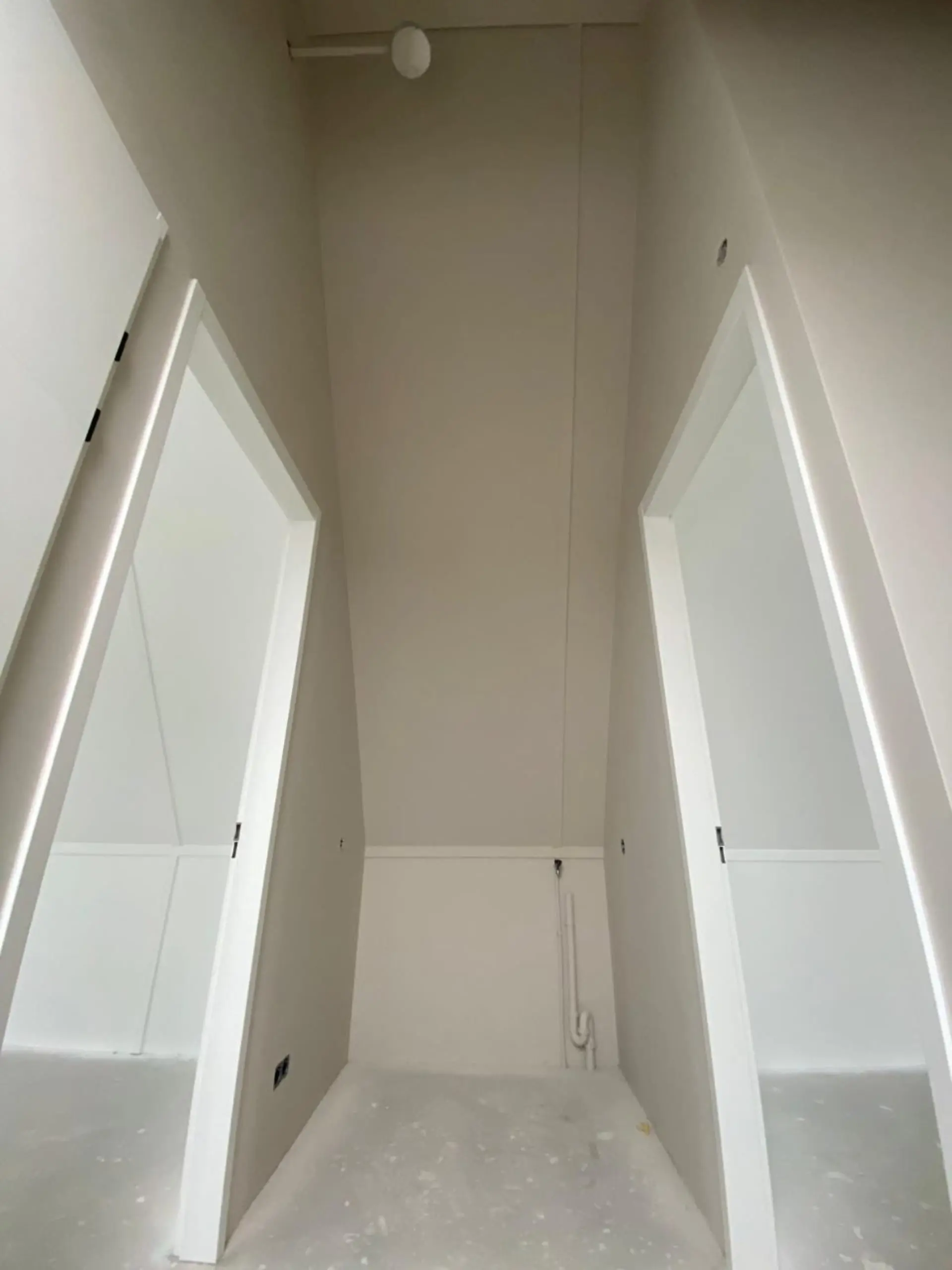 Spray-painted ceilings new build