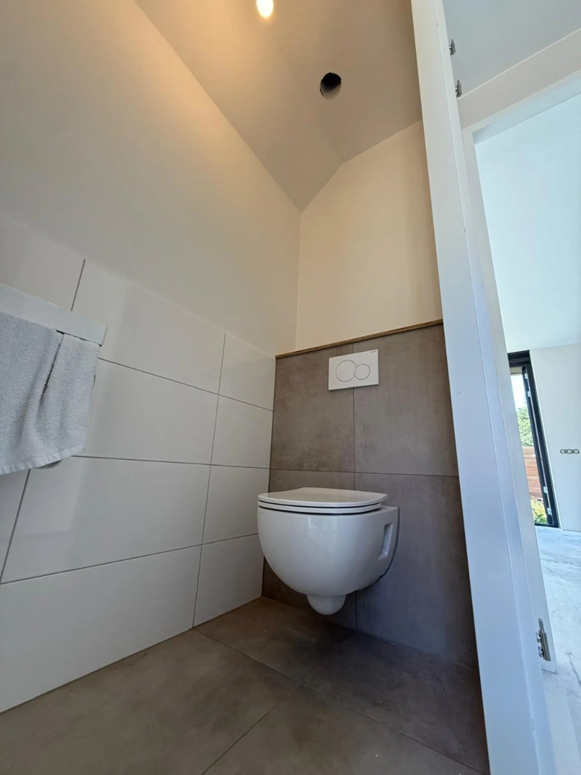 Spray-painted ceilings new build